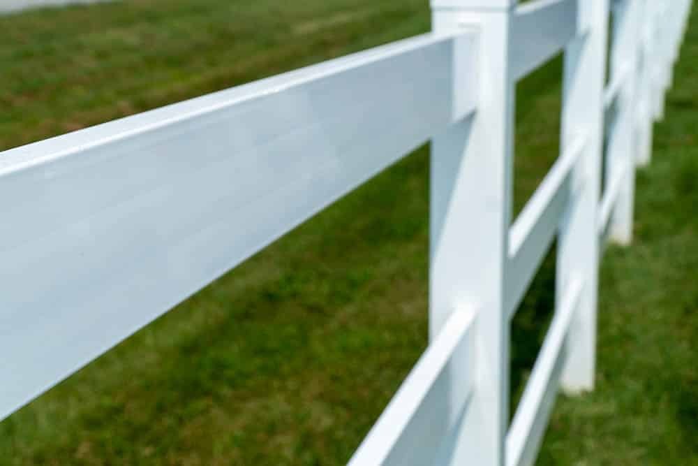 Vinyl fence at Patterson Tire and Service