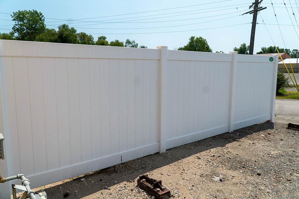 Vinyl fence at Patterson Tire and Service