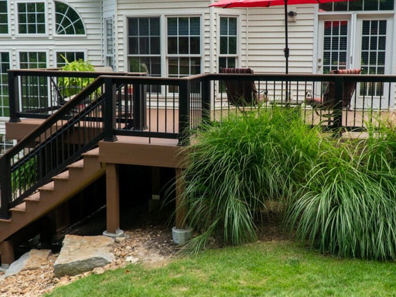 Picture Frame Deck Feature 1 Picture frame deck with garden below