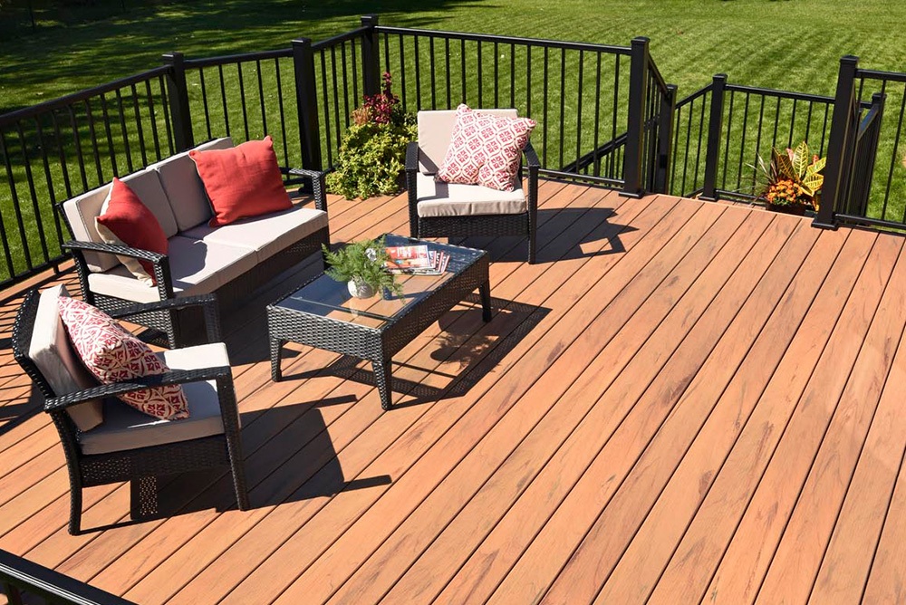250626-FDD-JuneBlog-Img1-DeckWithRail TimberTech deck with black railing