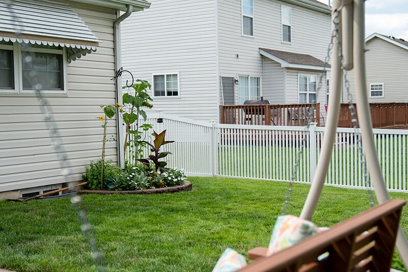 Modern vinyl fence
