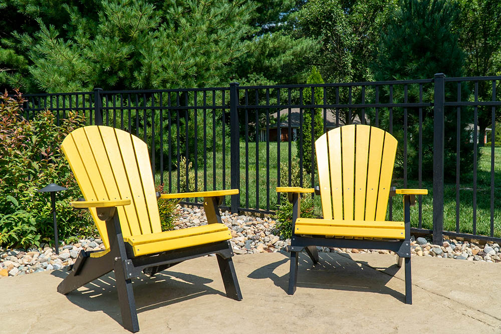 Aluminum fence around pool and yard