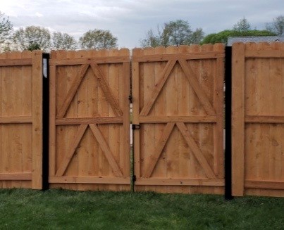 Privacy fence with gate